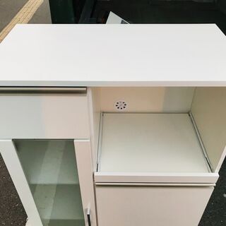【リサイクルショップどりーむ荒田店】　5921　食器棚　レンジボード　ホワイト　状態良い　の画像
