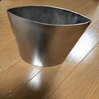 コンランショップのステンレス花器