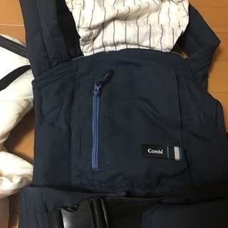 コンビ　抱っこ紐とインファントシートの画像