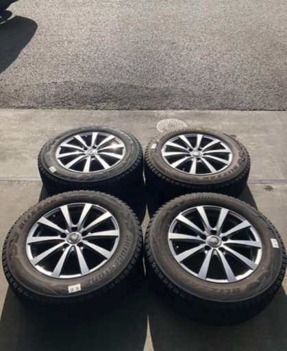 12／13まで！BRIDGESTONE BLIZZAK  DM-V2     ⭐︎バリ山17年製225/65R17 　残り溝　　4本ともに9ミリ程  　マナレイスポーツ 　17インチ　5穴　pcd114.3 オフセット35