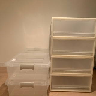無印良品引き出しとニトリの布団収納の画像
