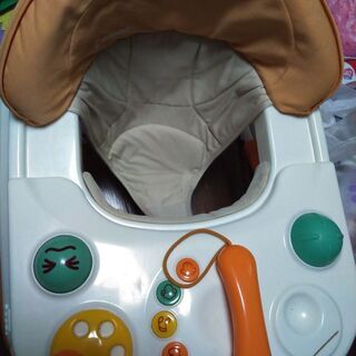 歩行器　食事テーブルあり