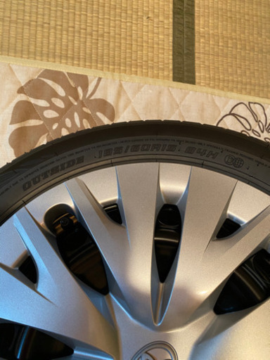 値下げしました　ヤリス　新車外しタイヤ