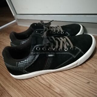 VANS　バンス　スニーカー 　ローカットスニーカー　ブラック　スエード　US8の画像