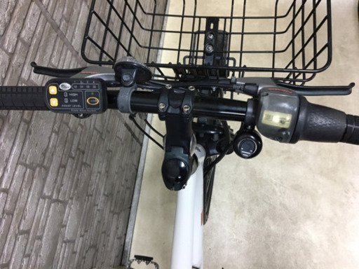 クリスマスSALE 東京23区配達無料　新基準 ブリヂストン　リアルストリーム　 8.1Ah リチウム 電動自転車☆26インチ