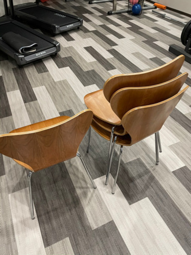 新品。木製スチールチェア