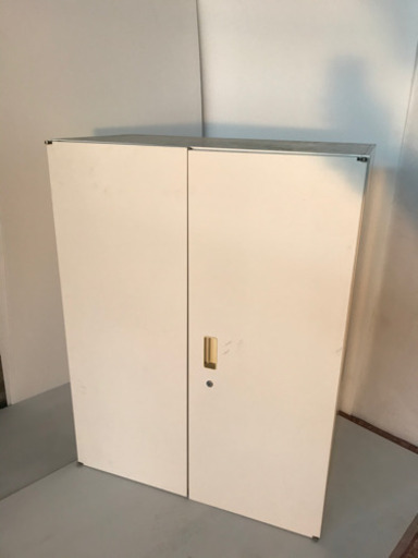 オフィス用キャビネット　書類の整理などに活躍！
