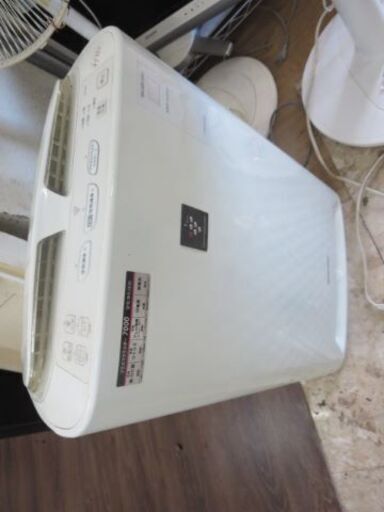 シャープ　KC-Z45-W 空気清浄機　2011年製