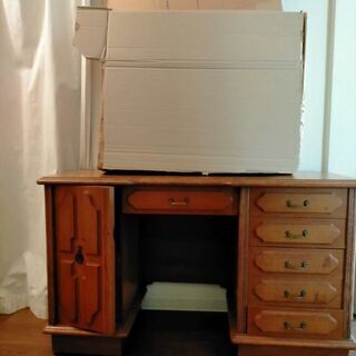 ドレッサー 机、 鏡別々で使用可能の画像