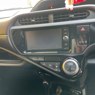 アクア　28年　赤の画像