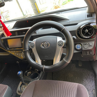 アクア　28年　赤の画像