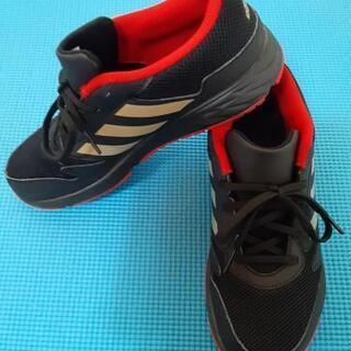 【受け渡し終了】adidas 運動靴　 ジョギングシューズの画像