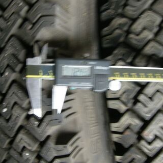 取引中になりました。冬の準備に!!　４本セット商用スタットレスタ...
