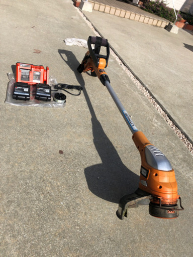 充電式　草刈機