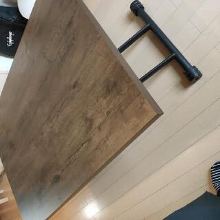 昇降式テーブルの画像