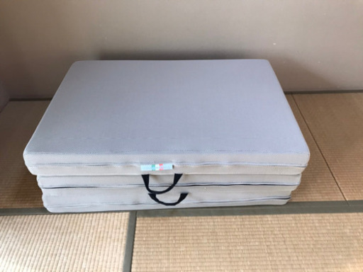 マニフレックス　三つ折り　高反発　メッシュ　