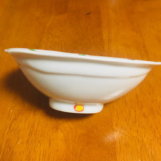 楕円の和食器の画像