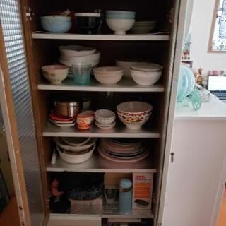 値下げします☆アンティーク風、食器棚、キャビネット、白色の画像
