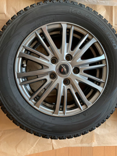 スタッドレスタイヤ