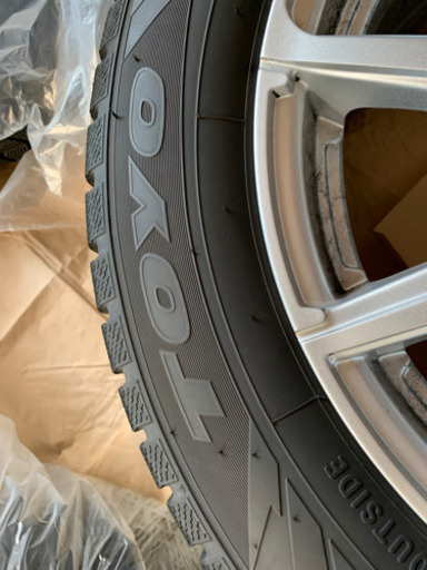（お譲り先決定済）スタッドレスタイヤ　215/60R17