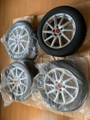 （お譲り先決定済）スタッドレスタイヤ　215/60R17