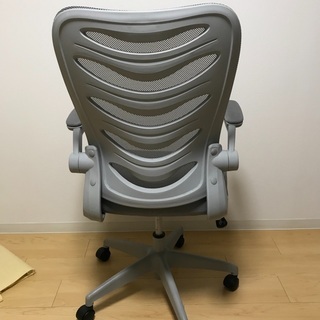 デスクワーク用椅子の画像