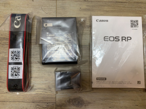 新品未使用　保証書有り　2020年11月購入　eos rp ミラーレス一眼　カメラ
