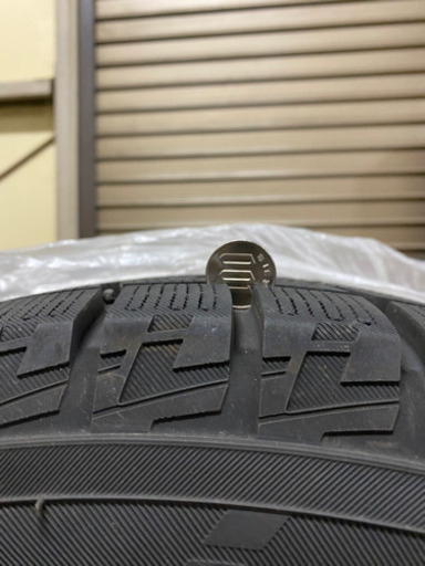 スタッドレスタイヤ　215 65R16 4本セット