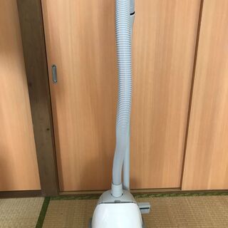 掃除機 品番 GD-VC8W 紙パック式