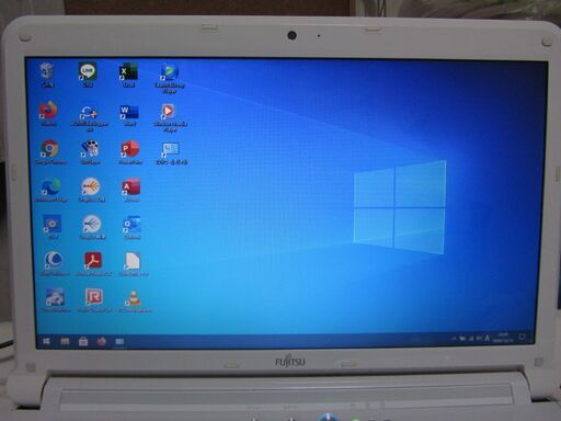 富士通 FM-V　AH54/D  Core i3  2310M 第２世代デュアルコアCPU、15.6型液晶、Windows10  64bit、HDD 640GB、メモリ4 GB、無線・有線LAN、HDMI、DVD・CD、MS Office365(ver2016)インストール済。カメラ付き。