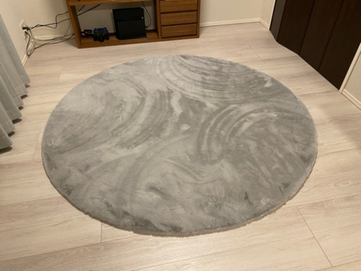 ほぼ新品！ニトリ　アクセントラグ(ウサギ2LGY 180エンケイ)