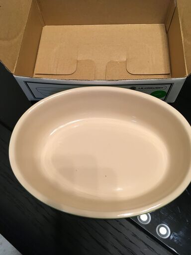 新品未使用　ル・クルーゼ　お鍋とお皿セット