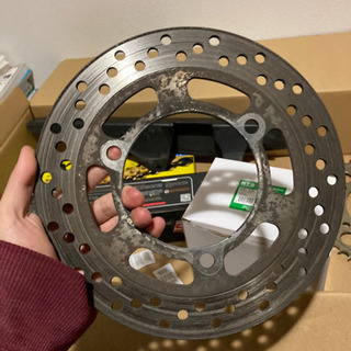 バリオスにつけていたスプロケ、ブレーキローター（リア）、リアショック（おそらく純正）の画像