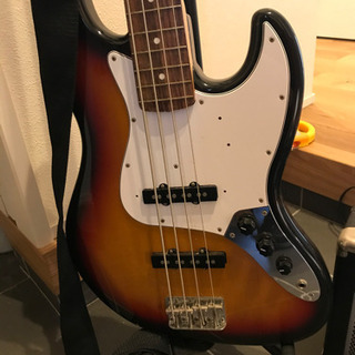 JAZZ ベース　アンプ　チューナーの画像