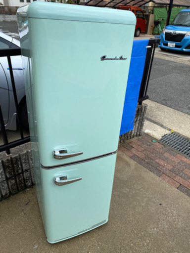 お薦め品‼️オシャレレトロデザイン‼️ Grand Line 2ドアレトロ冷蔵庫 2019年