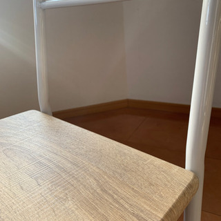 【イス】ナチュラルインテリアにぴったりな木目調と白です🪴の画像