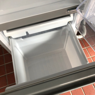 H  11-413  冷蔵庫　アクア　AQR-E17J(S)   2019年製の画像