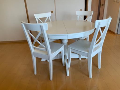 IKEAダイニングセット定価72950円　椅子4脚と伸長式丸テーブル　白系