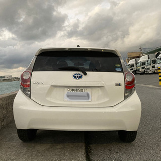 トヨタ　アクア S  ホワイトの画像