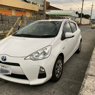 トヨタ　アクア S  ホワイトの画像