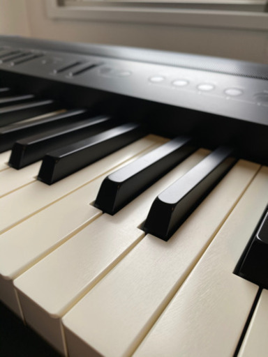 3点セット:Roland FP-60、Rolandピアノスタンド、Roland椅子