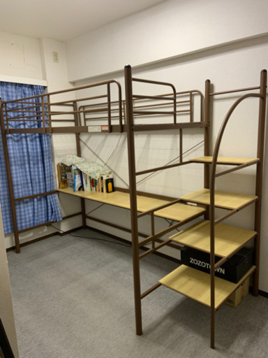 階段付きパイプベッド（宮無し　ロフトタイプ、デスク付き）