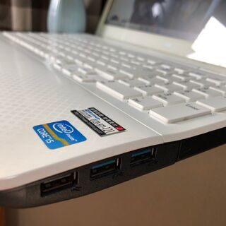 美麗美品リノベＰＣ・Ｗｅｂカメラ内蔵💗高速ｉ５第三世代/爆速ＳＳＤ２４０ＧＢ/メモリ４GＢ💗人気のクロスホワイト/Ｗｉｎ１０/Office2019付/15.6ｲﾝﾁ/無線ＬＡＮ/ＤＶＤ・ＣＤ再生ソフト付　No.2205009の画像