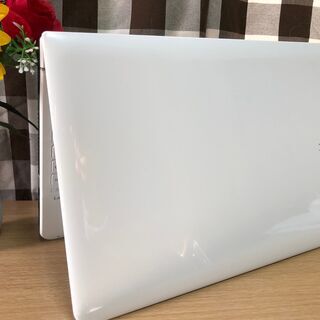 美麗美品リノベＰＣ・Ｗｅｂカメラ内蔵💗高速ｉ５第三世代/爆速ＳＳＤ２４０ＧＢ/メモリ４GＢ💗人気のクロスホワイト/Ｗｉｎ１０/Office2019付/15.6ｲﾝﾁ/無線ＬＡＮ/ＤＶＤ・ＣＤ再生ソフト付　No.2205009の画像