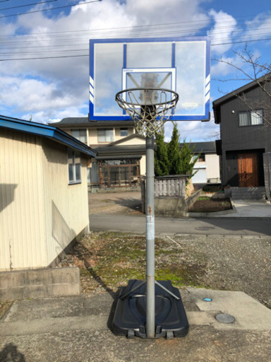 バスケットゴール.屋外で使用。まだまだ使えます。