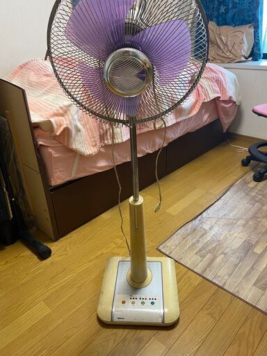 古い扇風機です
