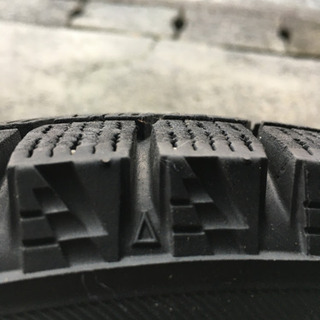 スタッドレス　ブリヂストン　ブリザックRevo2 4本の画像