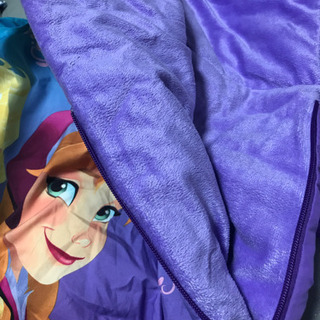 最終値下げ！【美品】 寝袋 スリーピングバッグ キッズ シュラフ アナと雪の女王 コストコ キャンプの画像
