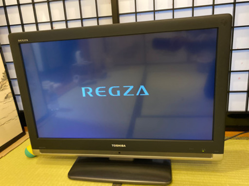 TOSHIBA  REGZA32型　液晶カラーテレビ