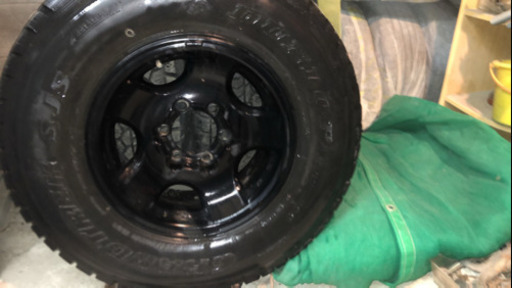 期間限定特価　スタッドレス　16インチ　バリ溝　275/70/16  四駆　ランクル　エスカレード